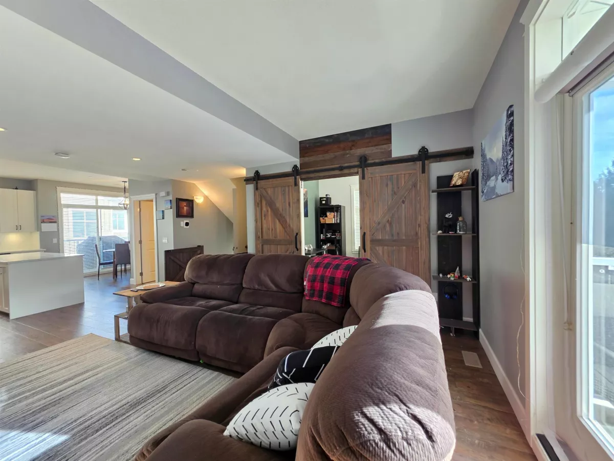 Primary Bathroom Photo of 9 32921 14 Avenue, Mission, BC