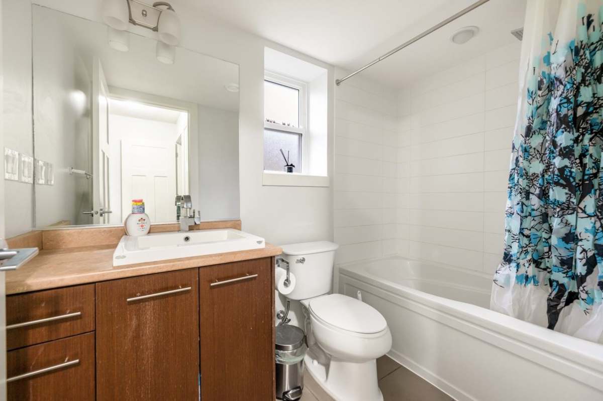 Hallway Photo of 23 15977 26 Avenue, Surrey, BC