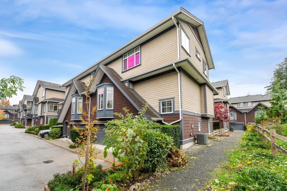 Living Room Photo of 23 15977 26 Avenue, Surrey, BC