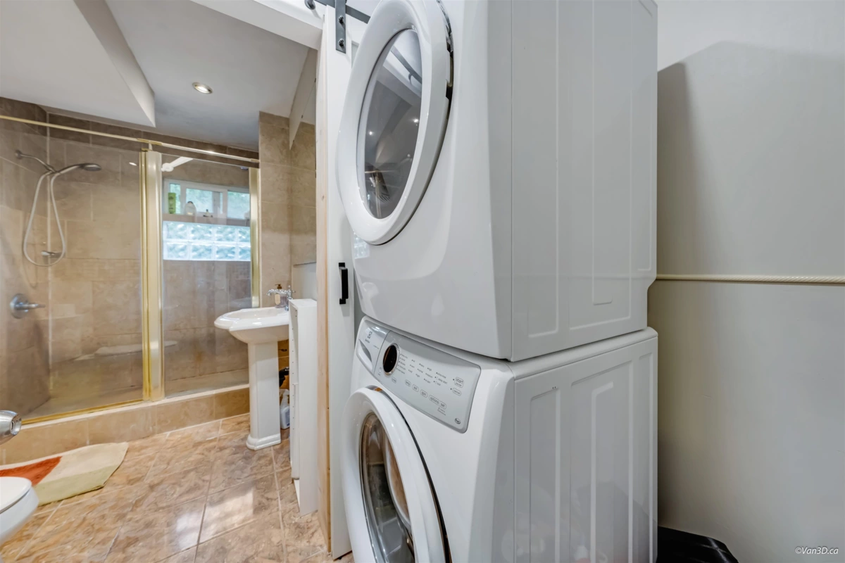 Backyard Photo of 465 Felton Road, North Vancouver, BC