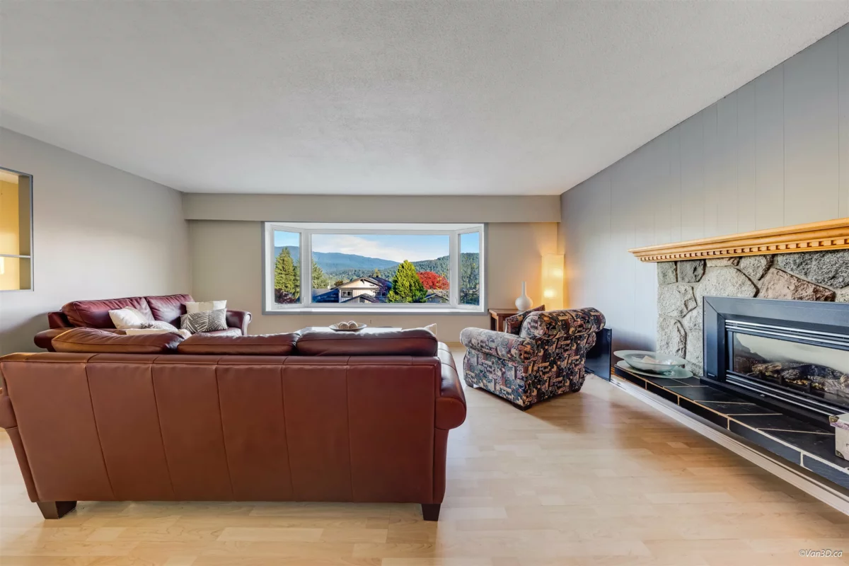 Dining Area Photo of 465 Felton Road, North Vancouver, BC