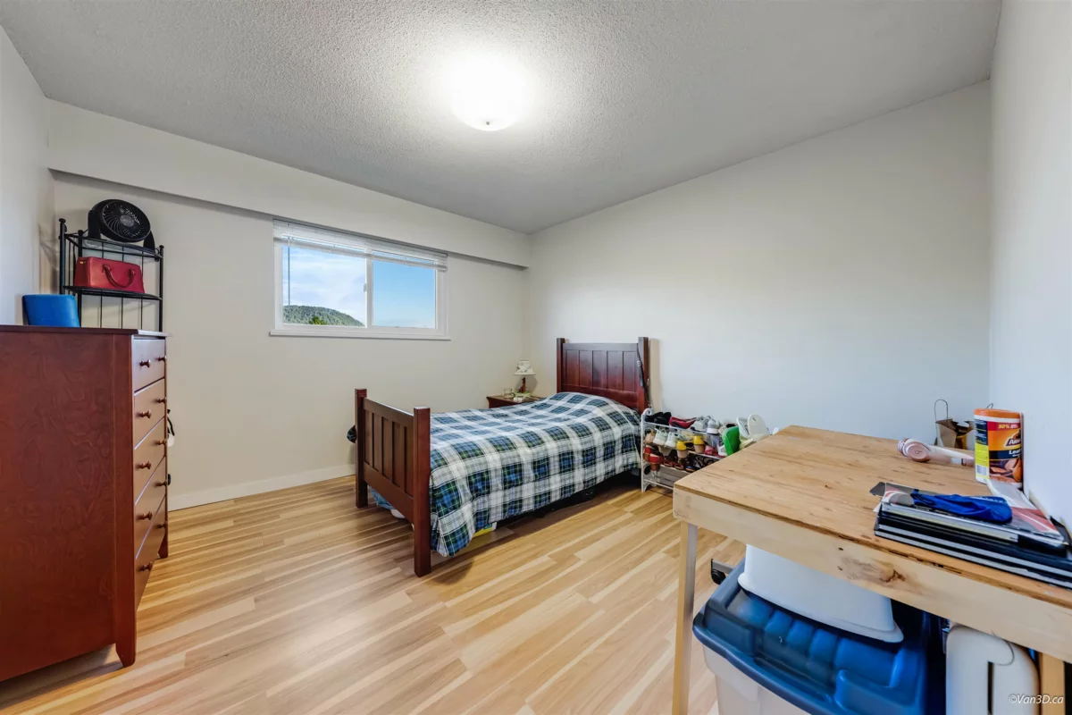 Hallway Photo of 465 Felton Road, North Vancouver, BC