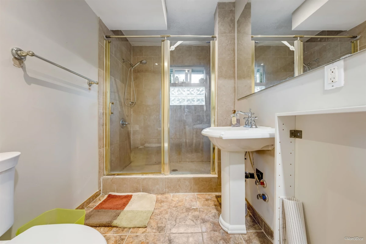 Outdoor Deck Photo of 465 Felton Road, North Vancouver, BC