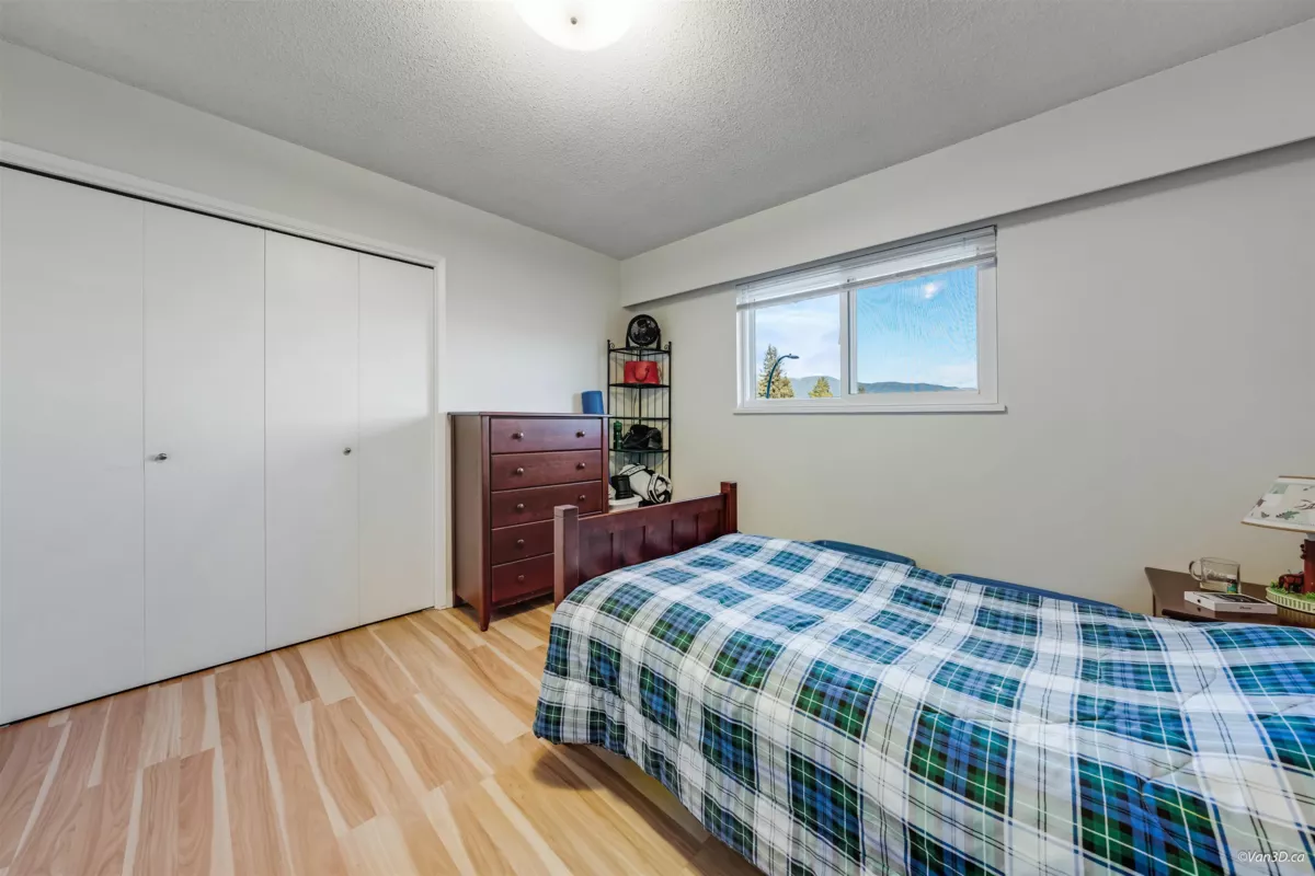 Staircase Photo of 465 Felton Road, North Vancouver, BC