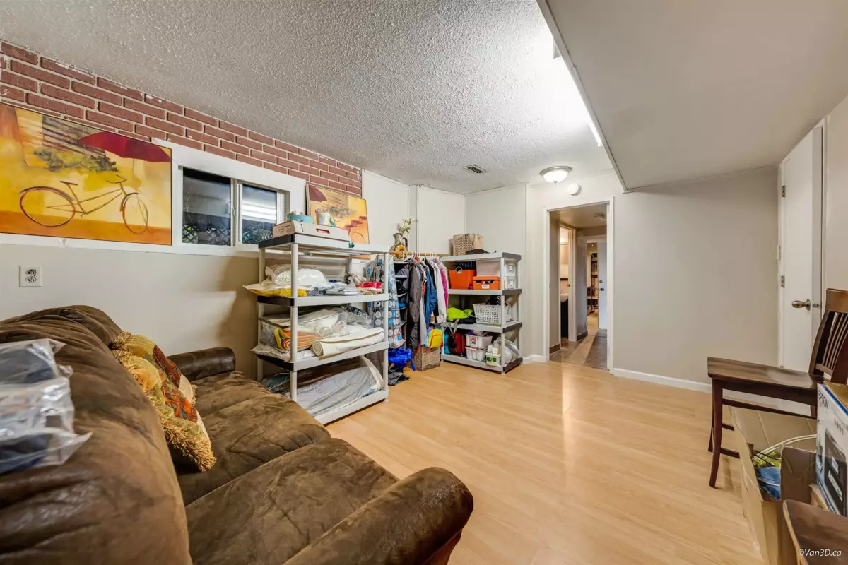 Street View Photo of 465 Felton Road, North Vancouver, BC