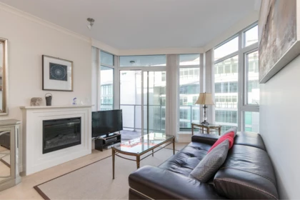 705 199 Victory Ship Way, North Vancouver, BC, North Vancouver — Apartment/Condo for sale