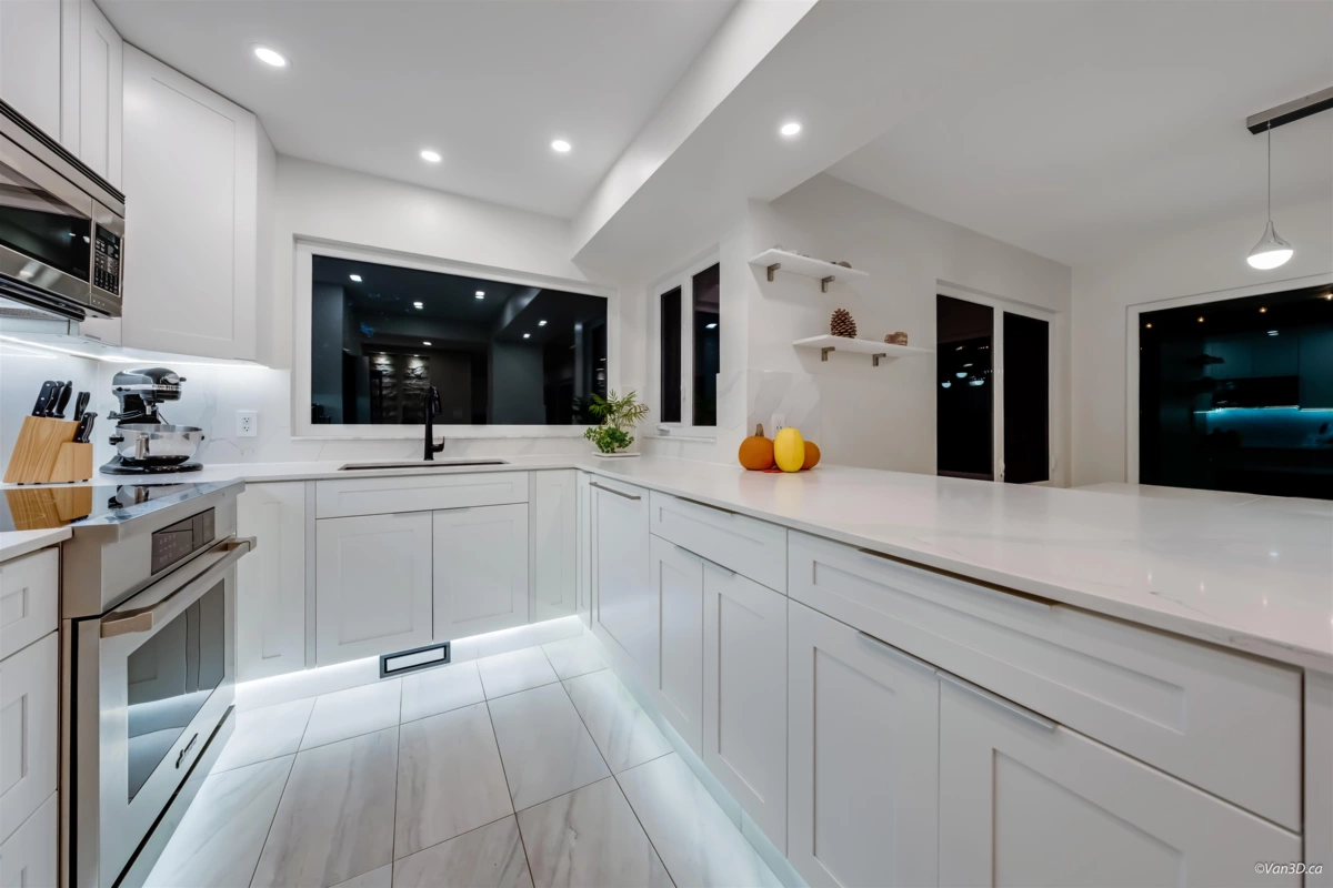 Breakfast Nook Photo of 867 Frederick Road, North Vancouver, BC