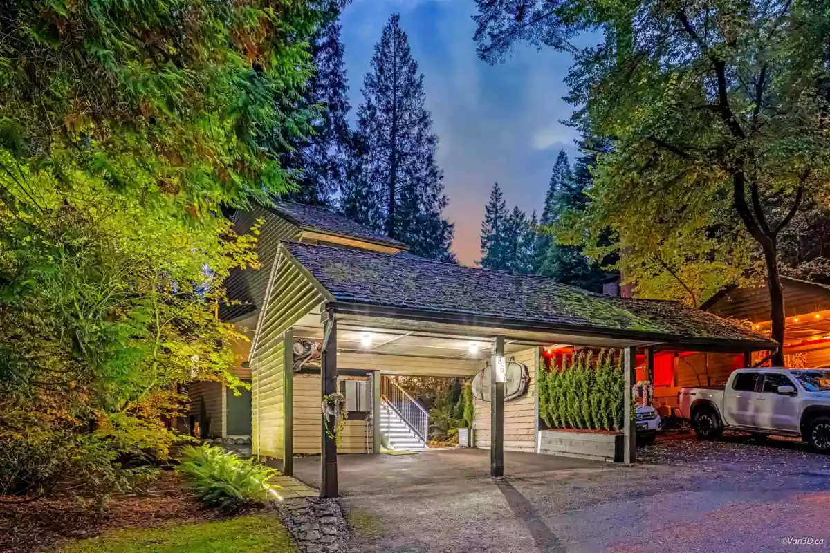 Exterior Front Photo of 867 Frederick Road, North Vancouver, BC