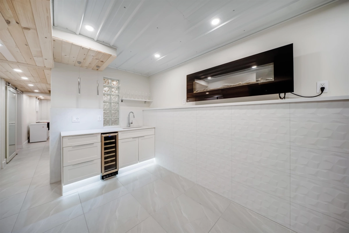 Garage Interior Photo of 867 Frederick Road, North Vancouver, BC