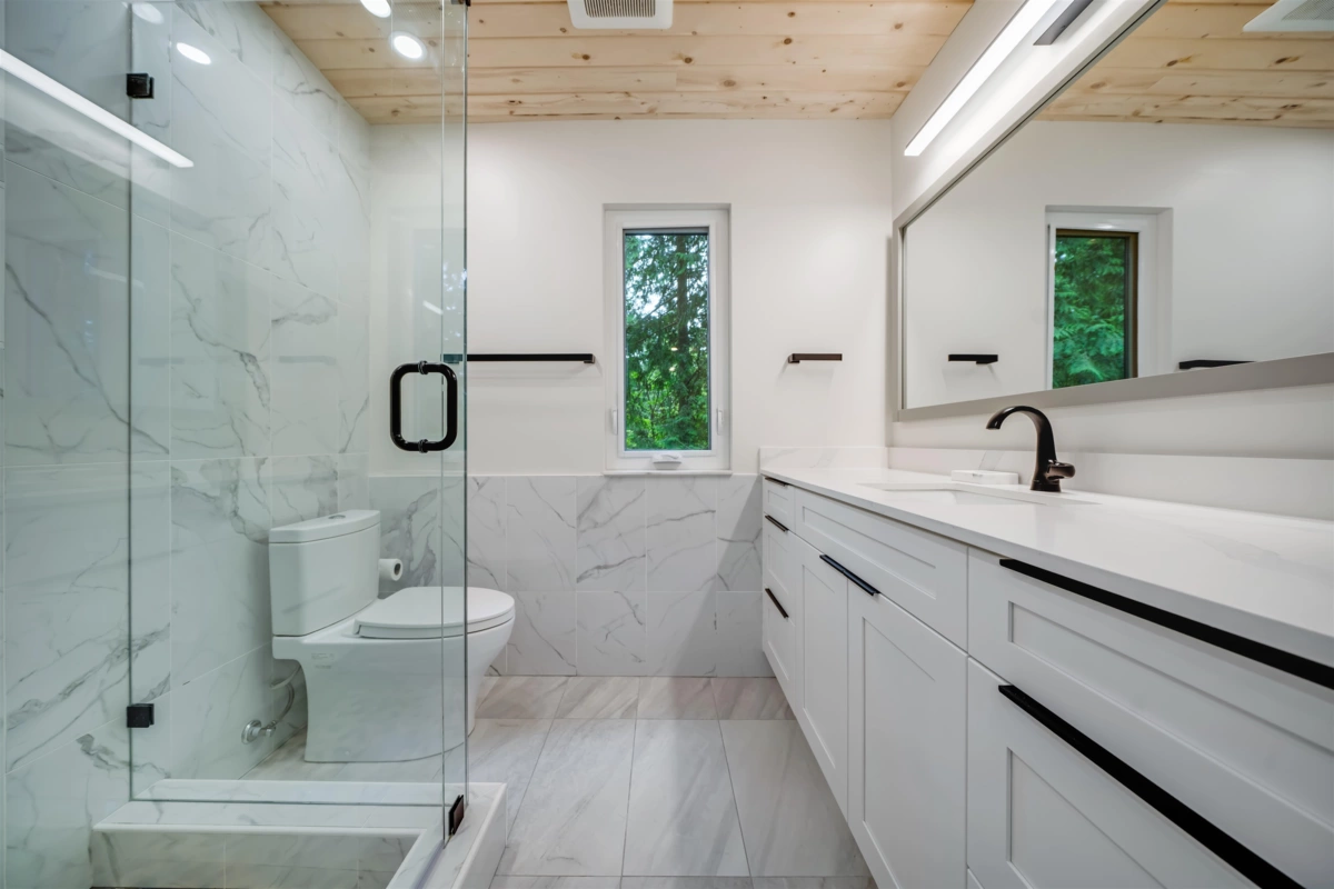 Guest Bathroom Photo of 867 Frederick Road, North Vancouver, BC
