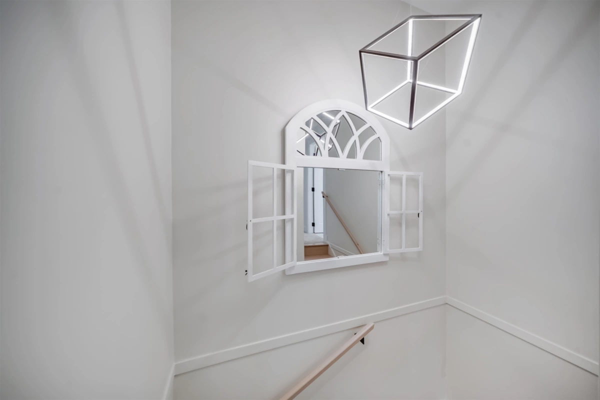 Hot Tub / Spa Photo of 867 Frederick Road, North Vancouver, BC