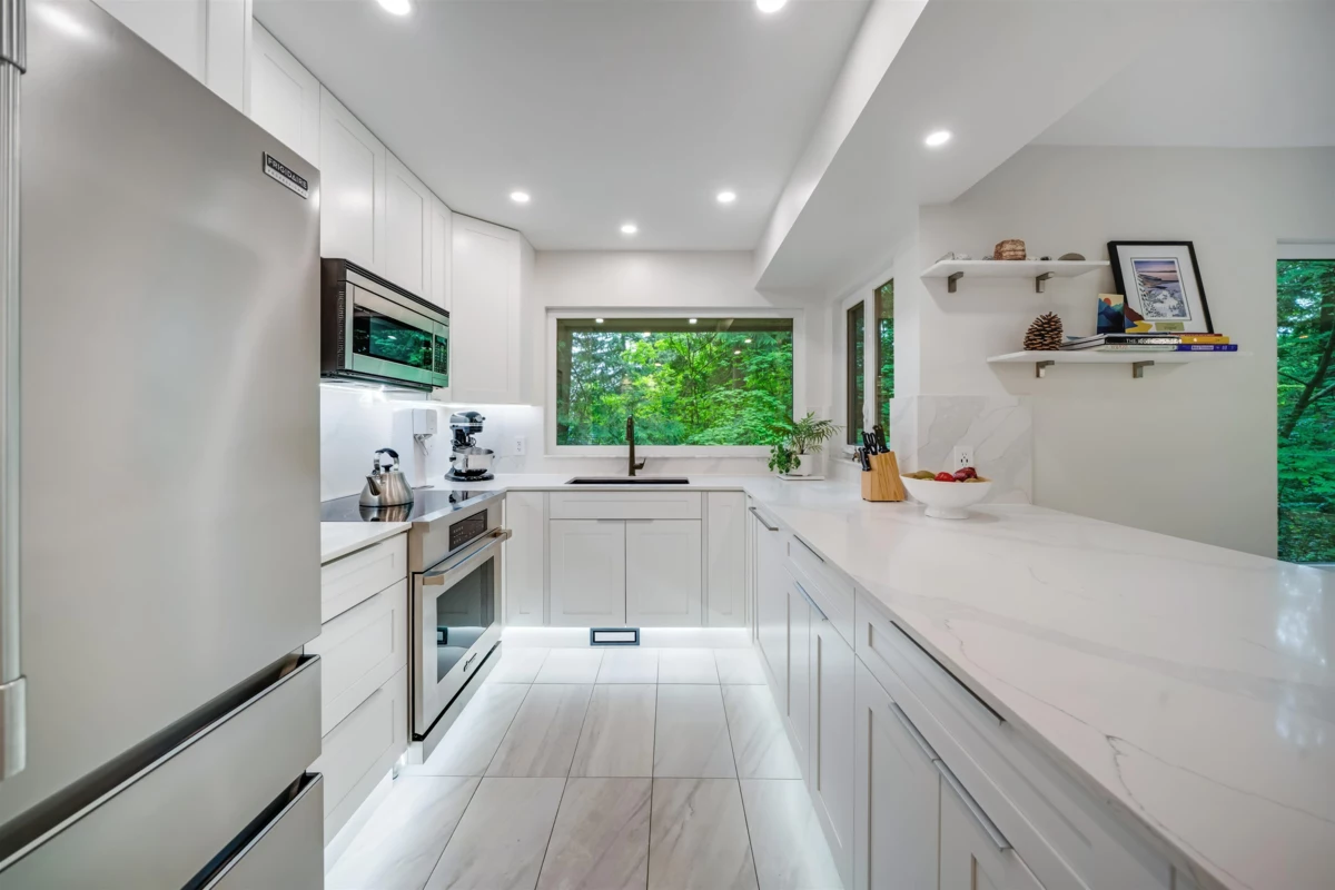 Kitchen Photo of 867 Frederick Road, North Vancouver, BC