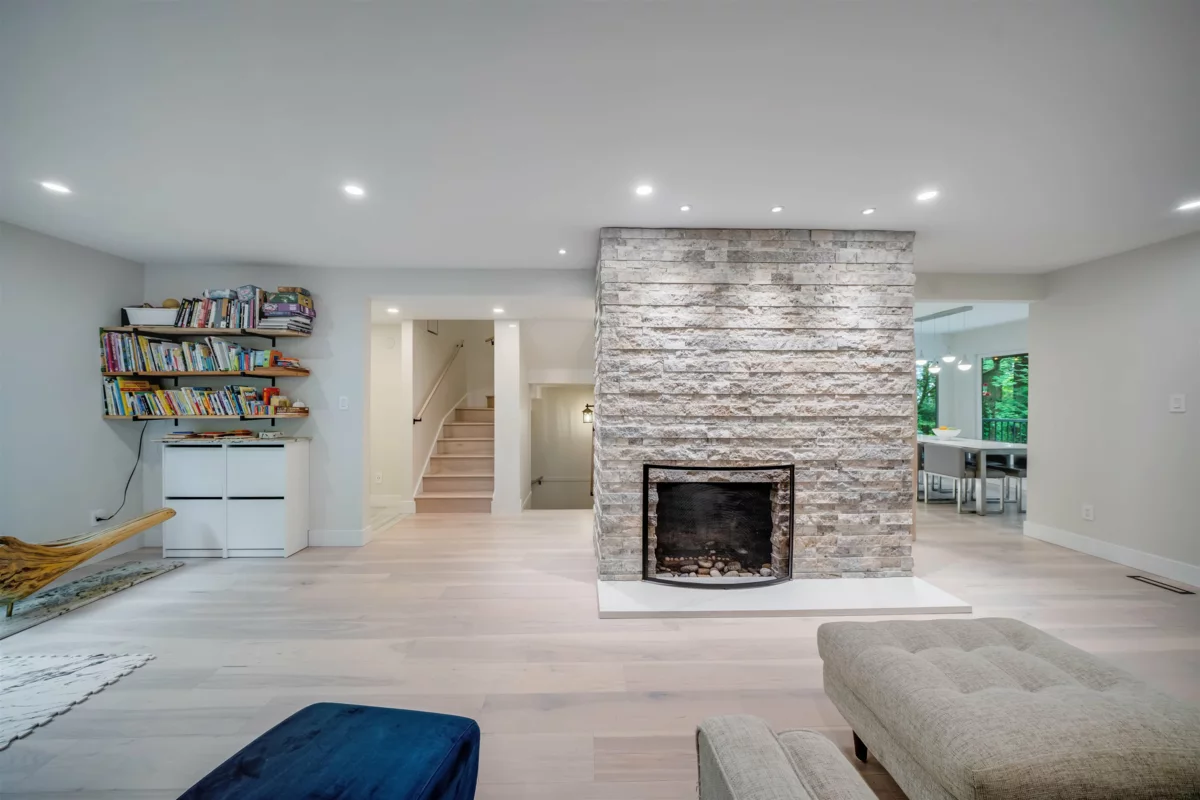 Mudroom Photo of 867 Frederick Road, North Vancouver, BC