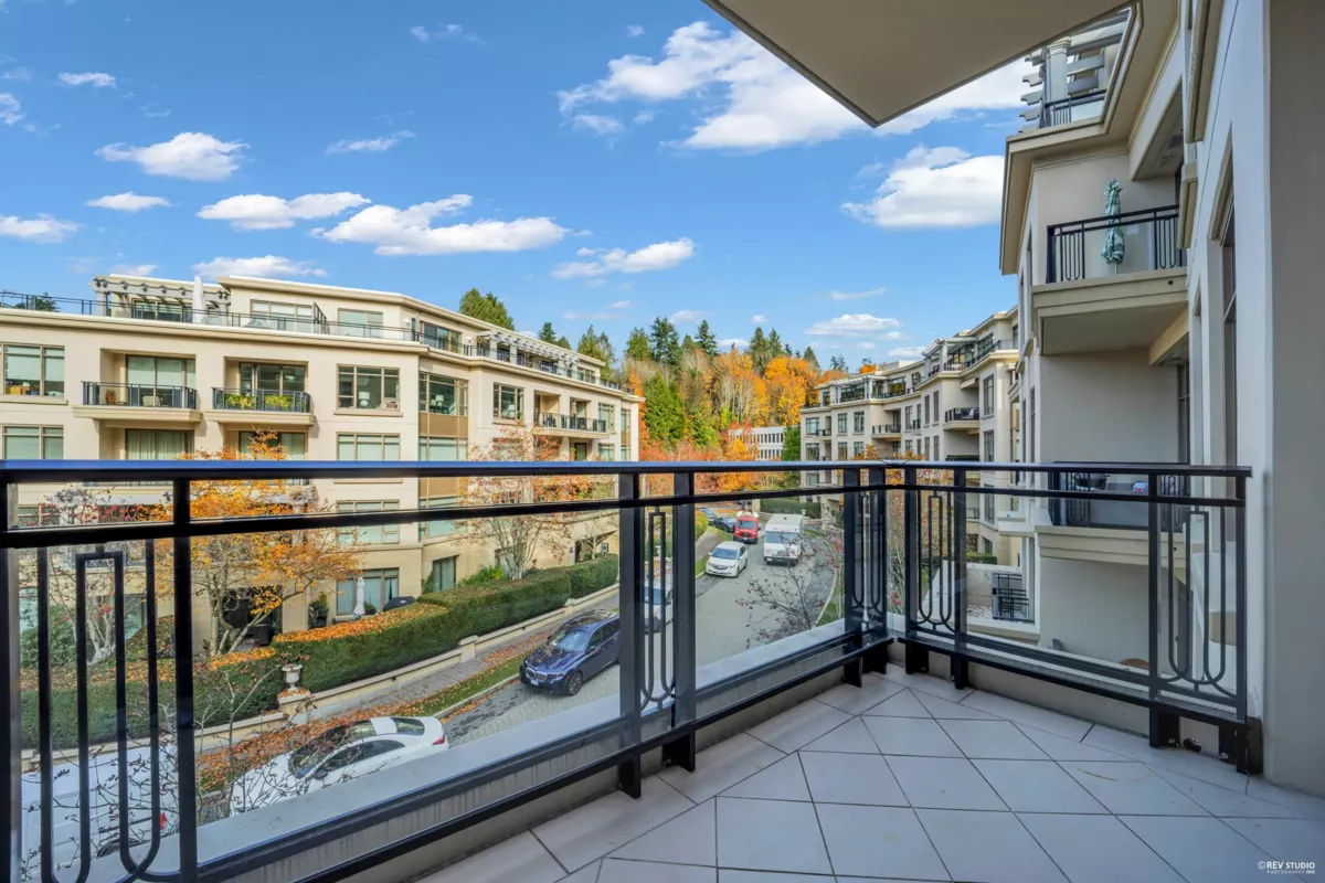 Powder Room Photo of 303 568 Waters Edge Crescent, West Vancouver, BC