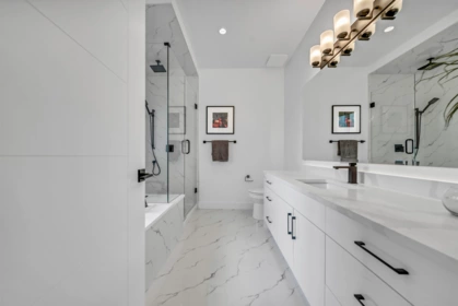 Entry Foyer Photo of 2699 Valemont Crescent, Abbotsford, BC