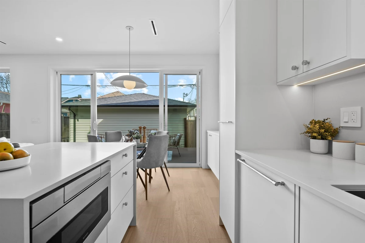 Breakfast Nook Photo of 2 2253 Grant Street, Vancouver, BC