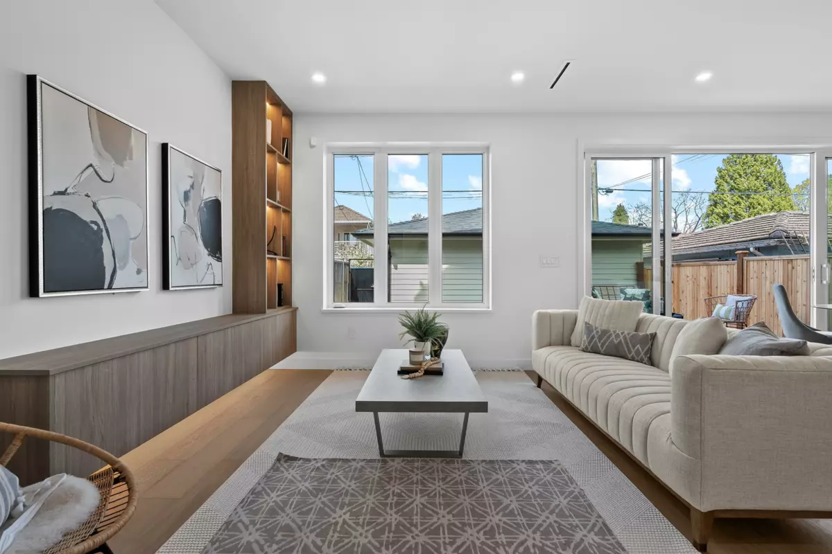 Family Room Photo of 2 2253 Grant Street, Vancouver, BC