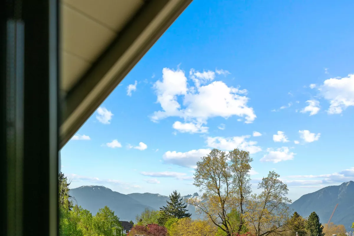 Front Yard Photo of 2 2253 Grant Street, Vancouver, BC