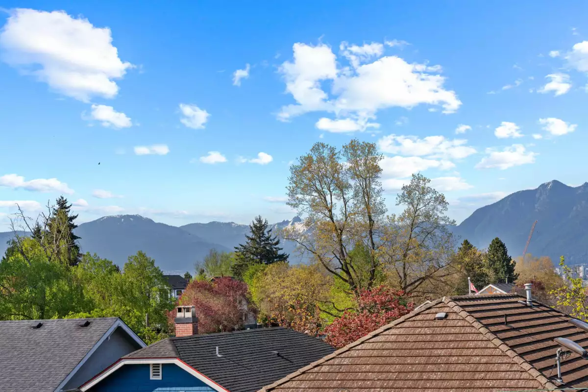 Garden / Landscaping Photo of 2 2253 Grant Street, Vancouver, BC