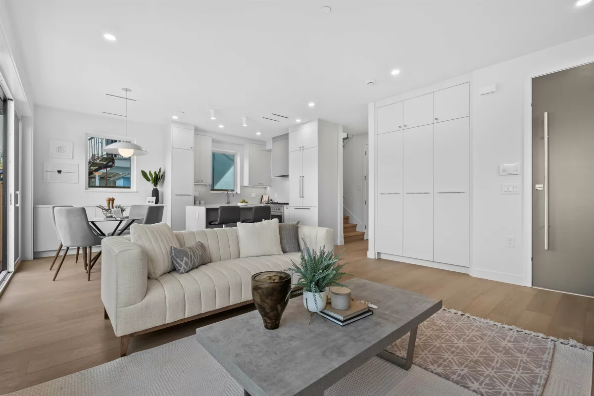 Kitchen Photo of 2 2253 Grant Street, Vancouver, BC