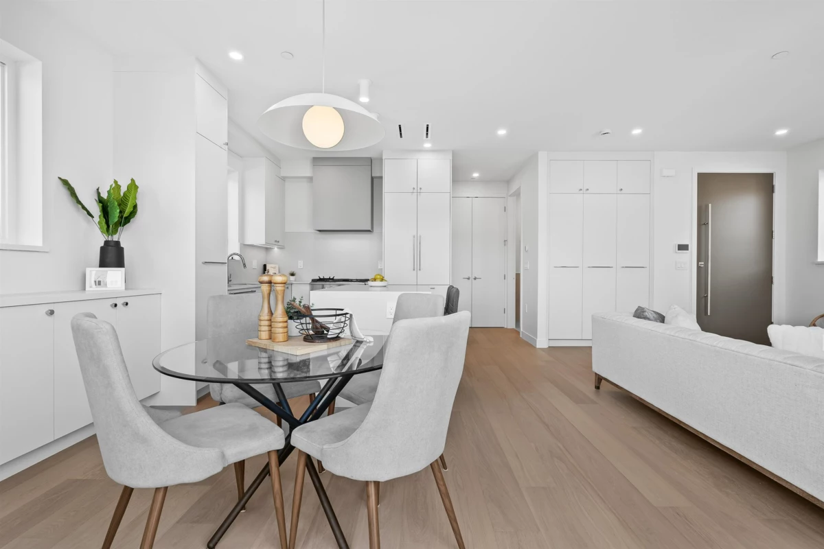 Primary Bathroom Photo of 2 2253 Grant Street, Vancouver, BC