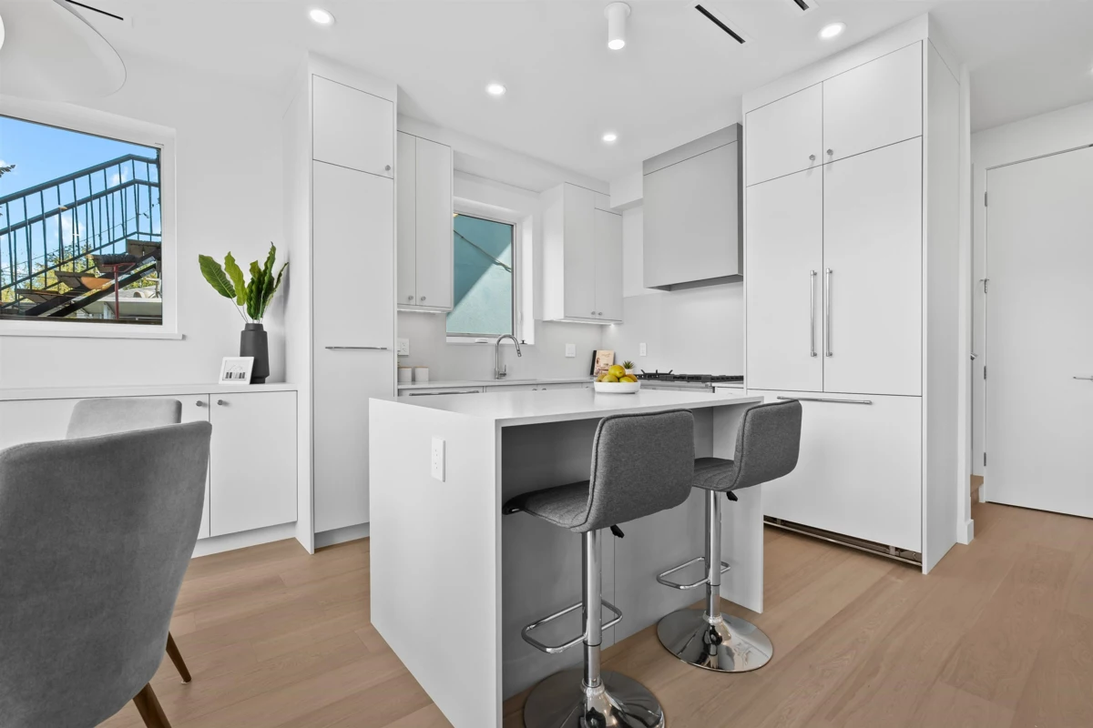 Walk-In Closet Photo of 2 2253 Grant Street, Vancouver, BC