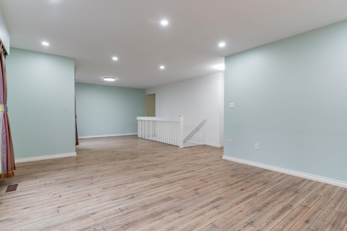 Breakfast Nook Photo of 3254 Mayne Crescent, Coquitlam, BC