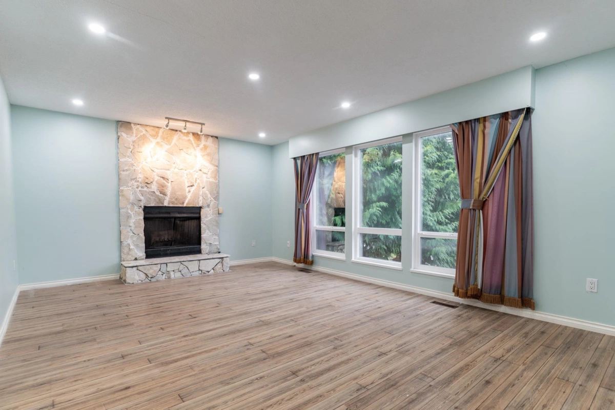 Kitchen Island Photo of 3254 Mayne Crescent, Coquitlam, BC