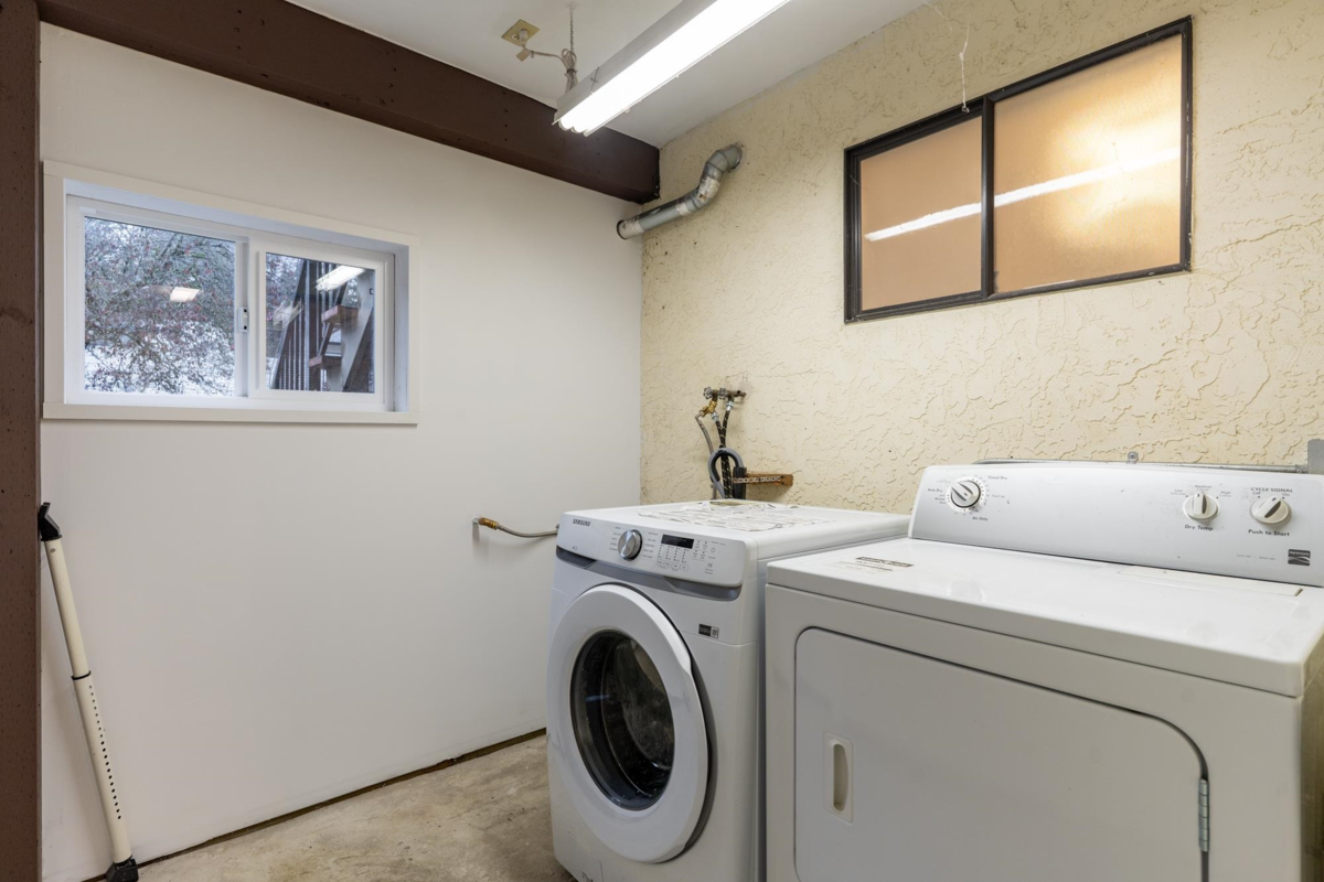 Outdoor Deck Photo of 3254 Mayne Crescent, Coquitlam, BC