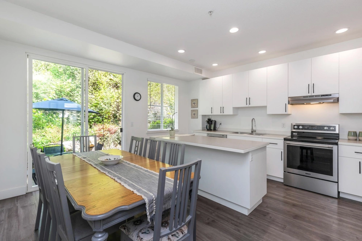 Bedroom 3 Photo of 5 35287 Old Yale Road, Abbotsford, BC