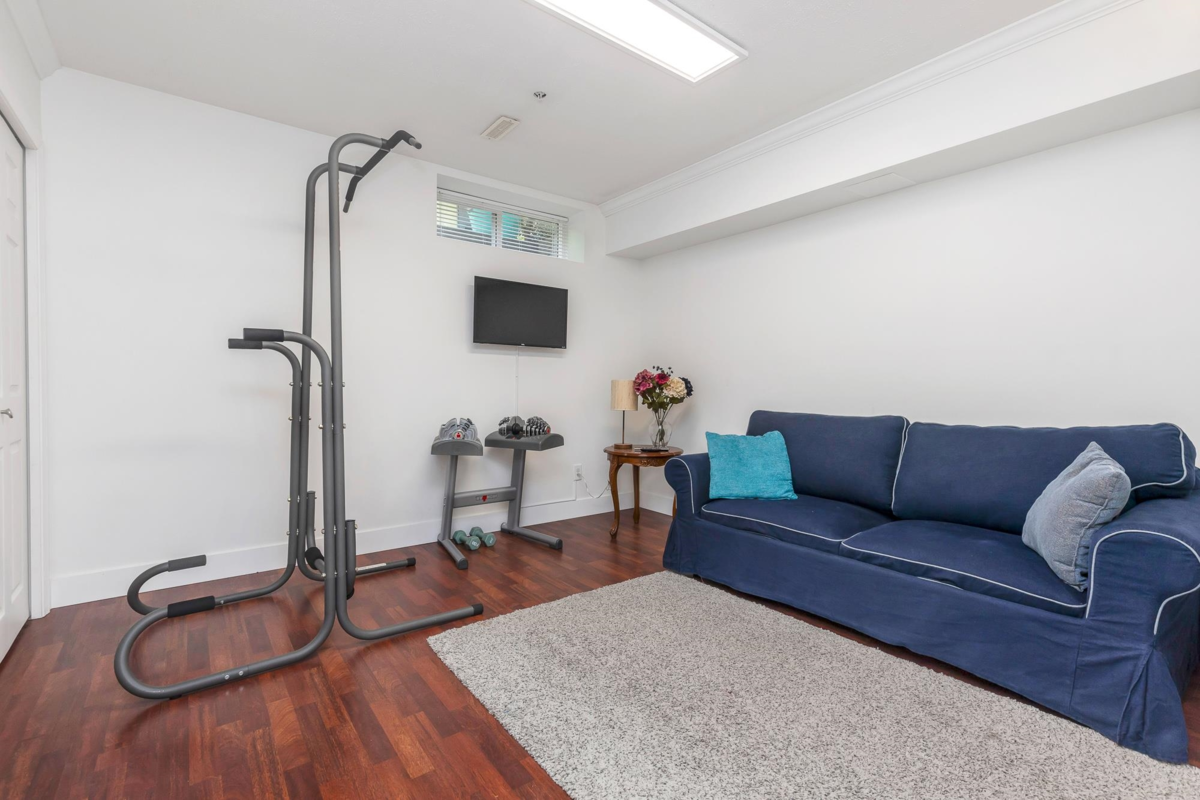 Entry Foyer Photo of 5 35287 Old Yale Road, Abbotsford, BC