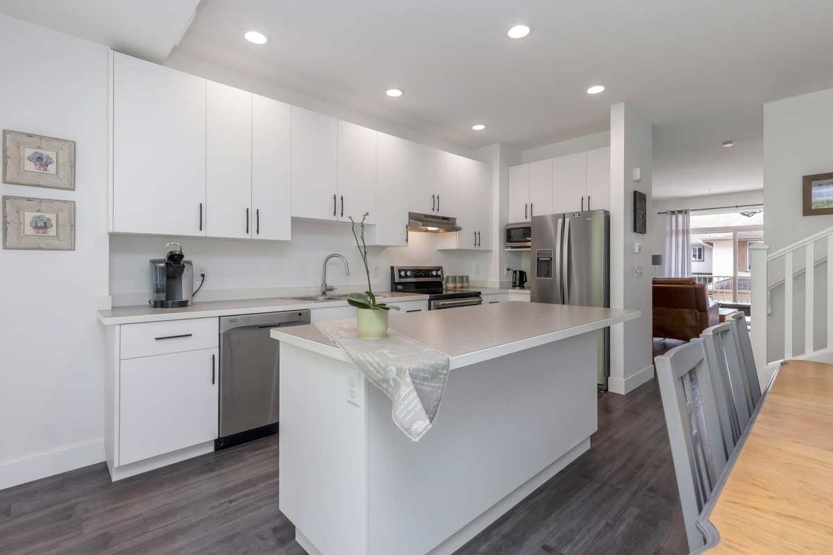 Pantry Photo of 5 35287 Old Yale Road, Abbotsford, BC