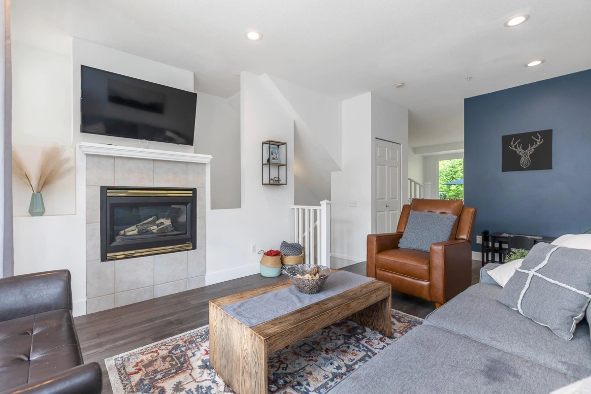 Powder Room Photo of 5 35287 Old Yale Road, Abbotsford, BC