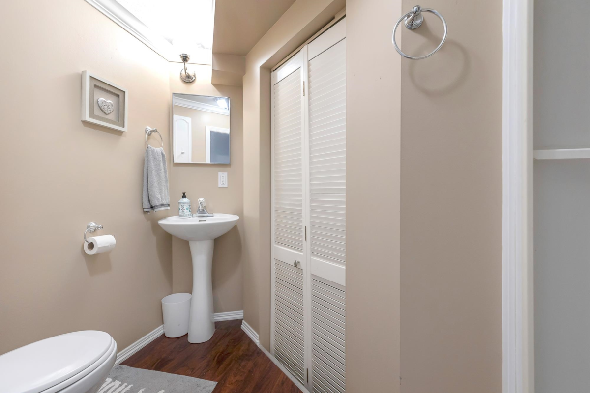 Staircase Photo of 5 35287 Old Yale Road, Abbotsford, BC