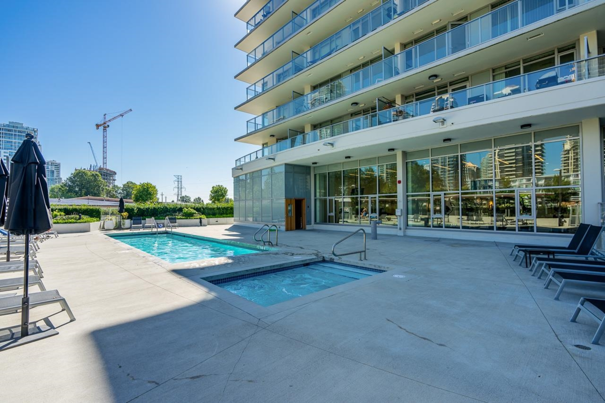 Backyard Photo of 1601 2388 Madison Avenue, Burnaby, BC