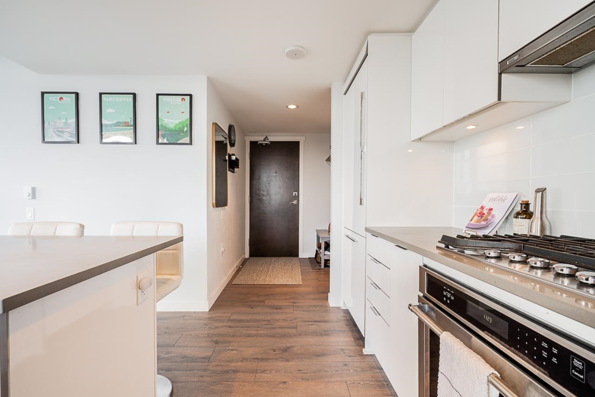 Kitchen Photo of 1601 2388 Madison Avenue, Burnaby, BC