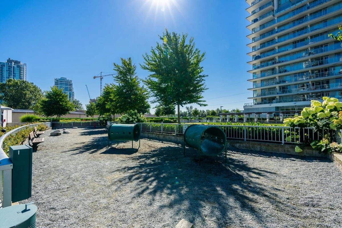 Swimming Pool Photo of 1601 2388 Madison Avenue, Burnaby, BC