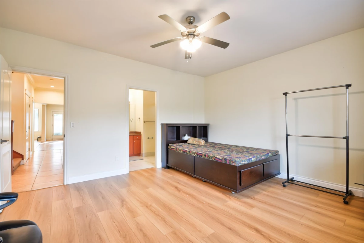 Basement Recreation Room Photo of 16328 88 Avenue, Surrey, BC