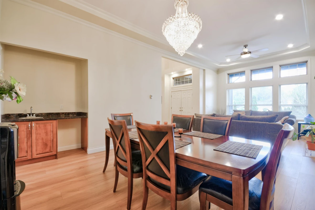 Dining Area Photo of 16328 88 Avenue, Surrey, BC