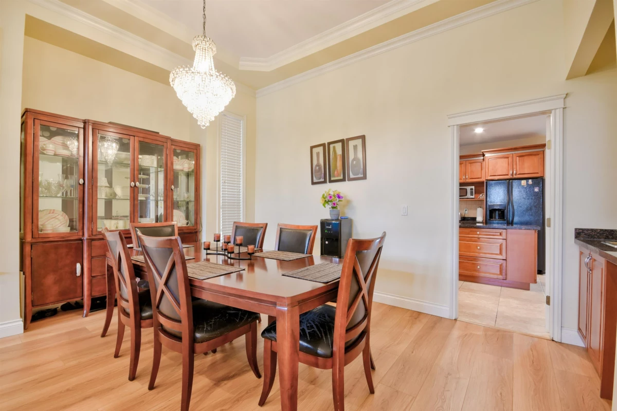 Family Room Photo of 16328 88 Avenue, Surrey, BC