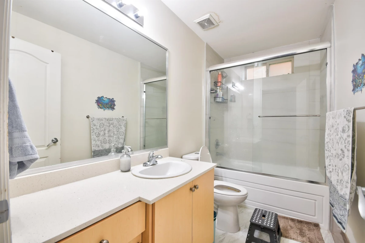 Hot Tub / Spa Photo of 16328 88 Avenue, Surrey, BC