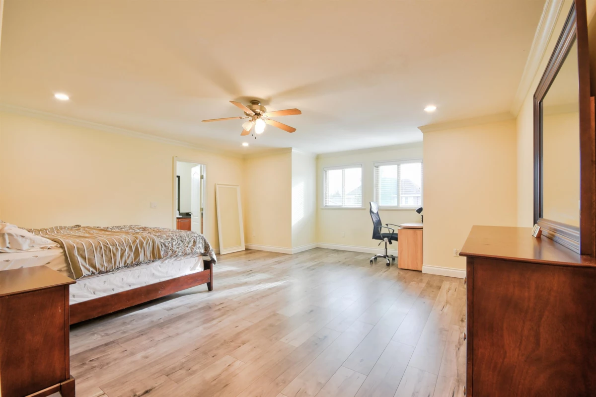 Laundry Room Photo of 16328 88 Avenue, Surrey, BC