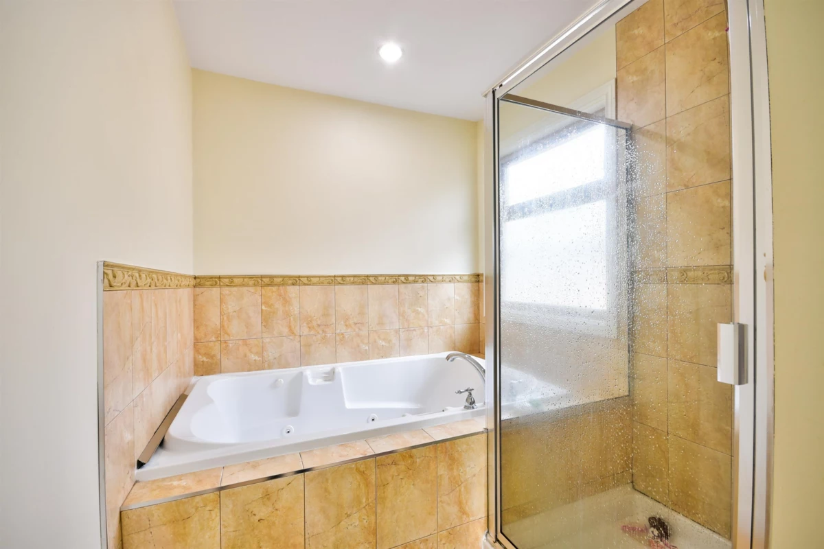 Staircase Photo of 16328 88 Avenue, Surrey, BC