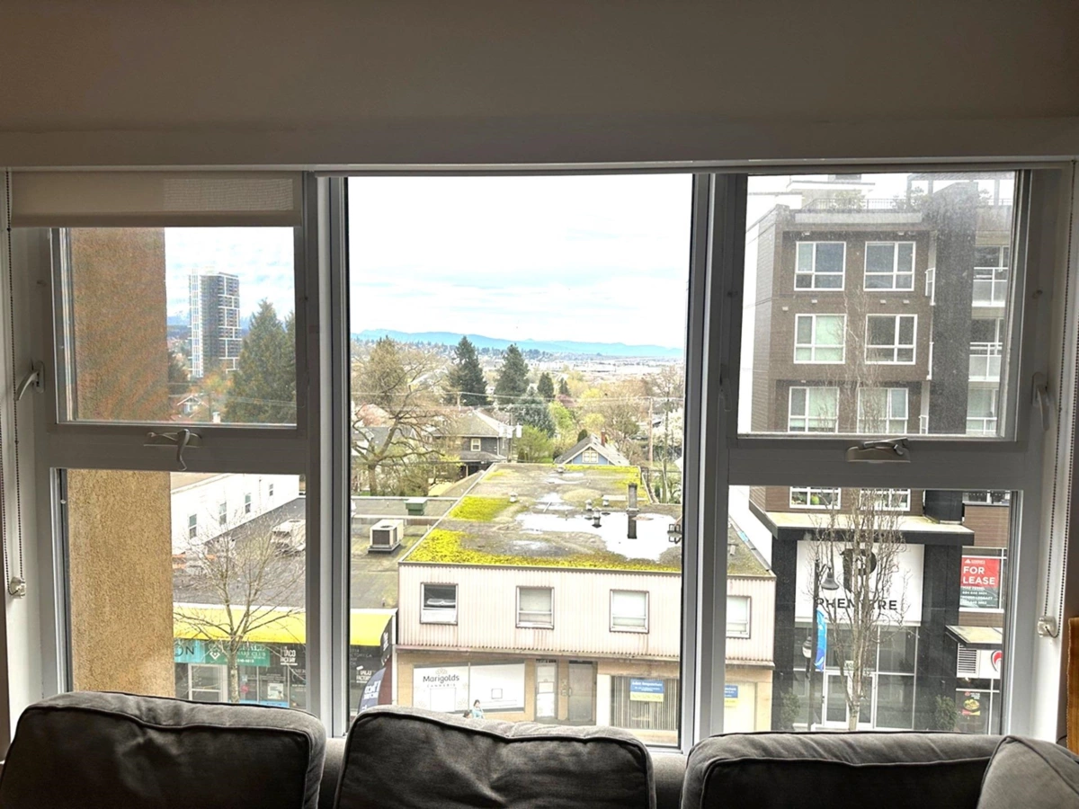 Dining Area Photo of 503 415 E Columbia Street, New Westminster, BC