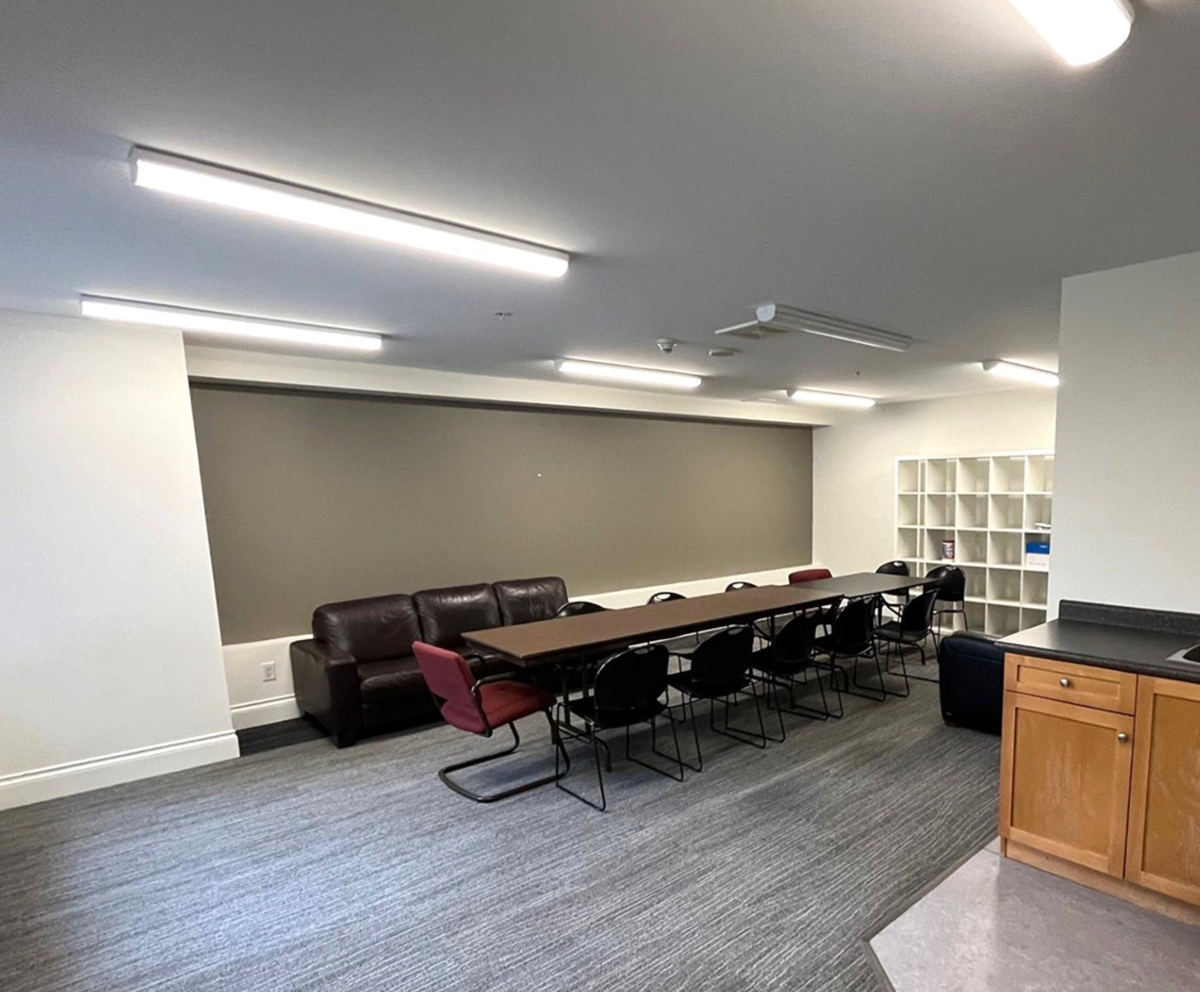 Entry Foyer Photo of 503 415 E Columbia Street, New Westminster, BC