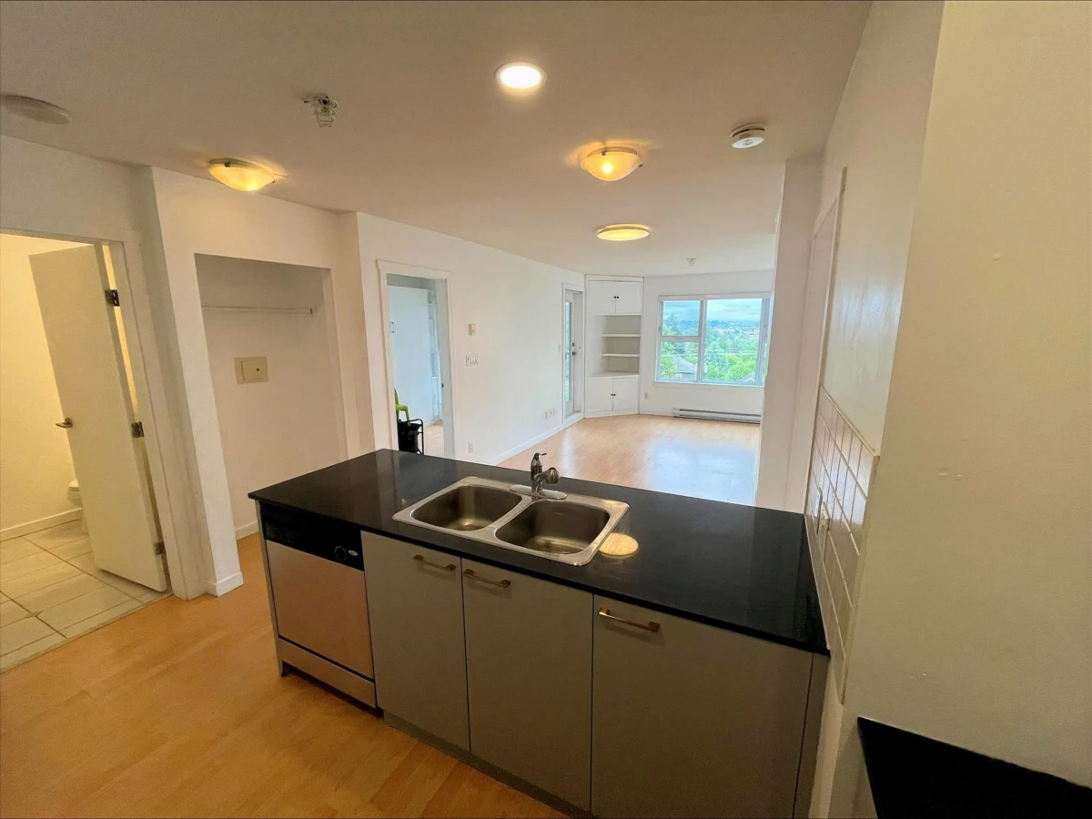 Living Room Photo of 503 415 E Columbia Street, New Westminster, BC