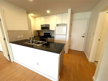 503 415 E Columbia Street, New Westminster, BC, New Westminster — Apartment/Condo for sale