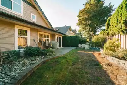 Garden / Landscaping Photo of 19 14877 33 Avenue, Surrey, BC