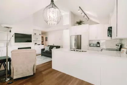 Kitchen Island Photo of 19 14877 33 Avenue, Surrey, BC