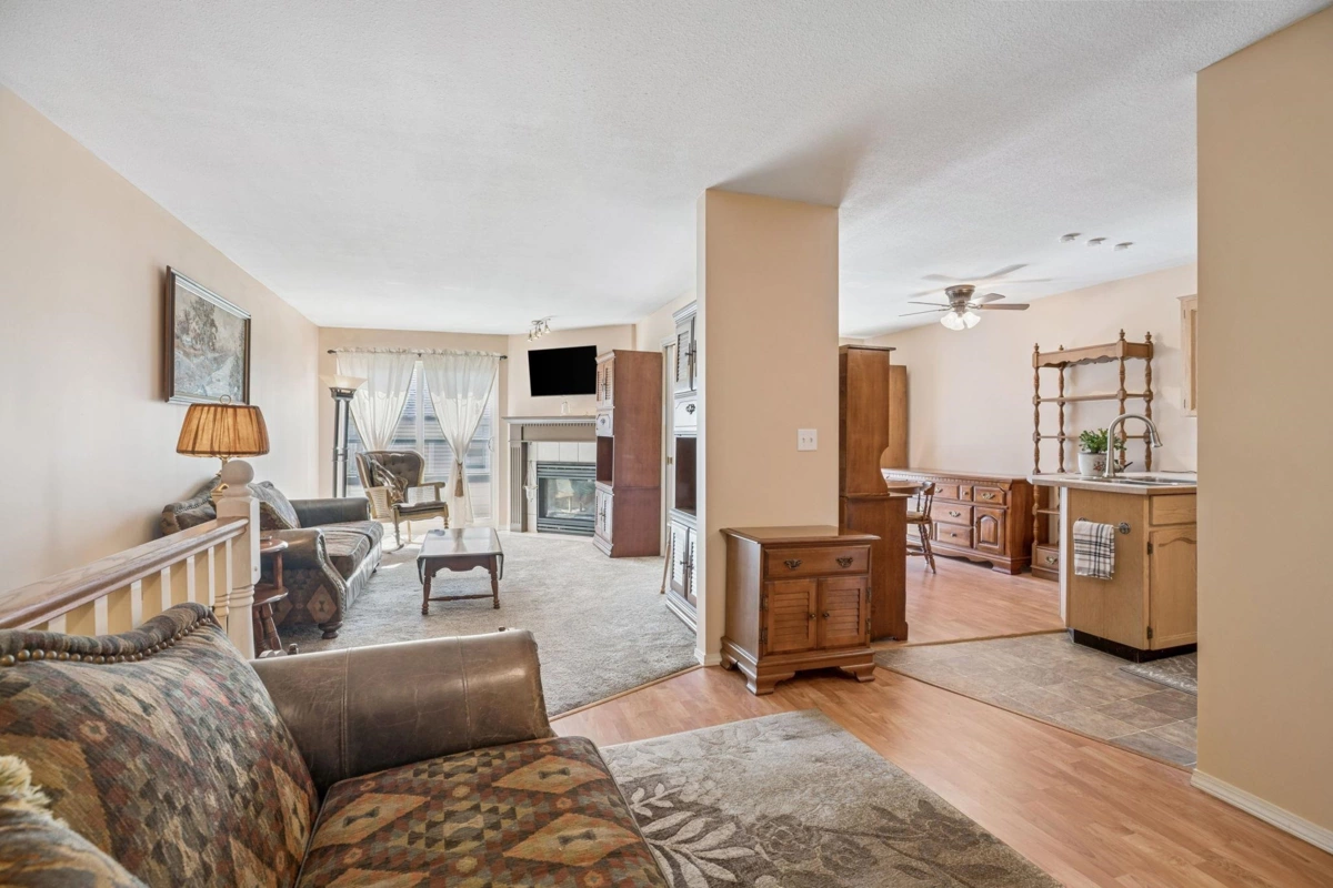 Dining Area Photo of 402 11726 225 Street, Maple Ridge, BC